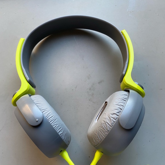 Sony MDR-XB400 Wired Stereo Headphones - Picture 4 of 7